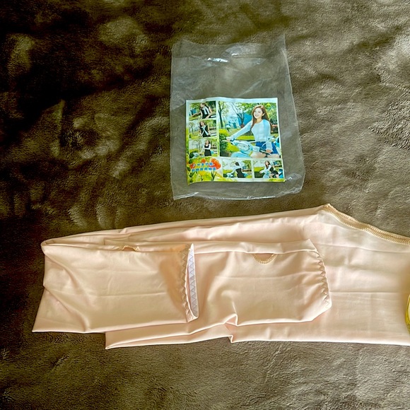 NWOT Women’s Solid Cooling / Sun Protection Sleeves / Shoulder Wrap, One Size. - Picture 4 of 7